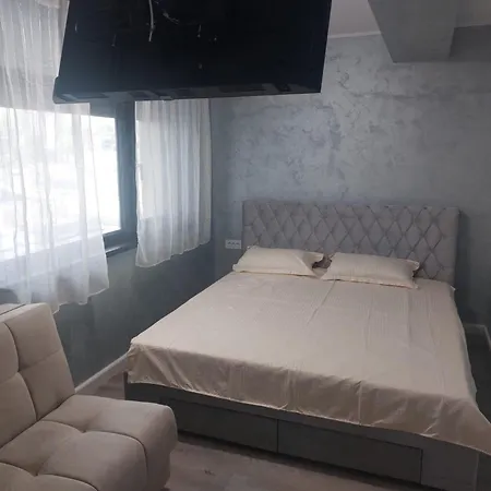 Garsoniera In Campus Mamaia بيت ضيافة كونستانتا