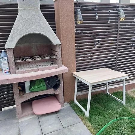 Garsoniera In Campus Mamaia بيت ضيافة كونستانتا