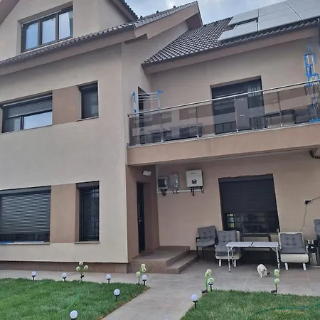بيت ضيافة Garsoniera In Campus Mamaia كونستانتا